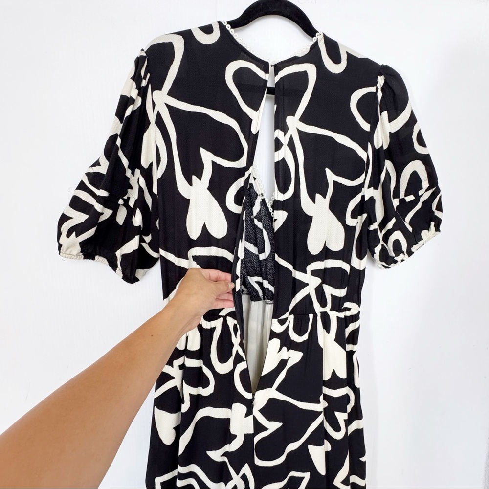 Black & White Graphic Wrap Jumpsuit - Picture 6 of 12